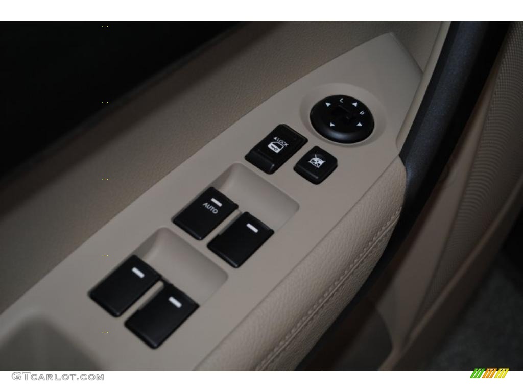 2011 Sorento LX V6 AWD - Dark Cherry / Beige photo #42