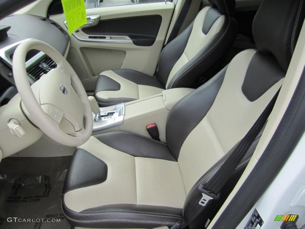 Sandstone/Espresso Interior 2010 Volvo XC60 3.2 Photo #45074441