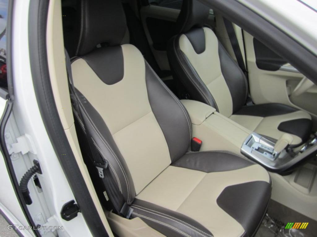 Sandstone/Espresso Interior 2010 Volvo XC60 3.2 Photo #45074453