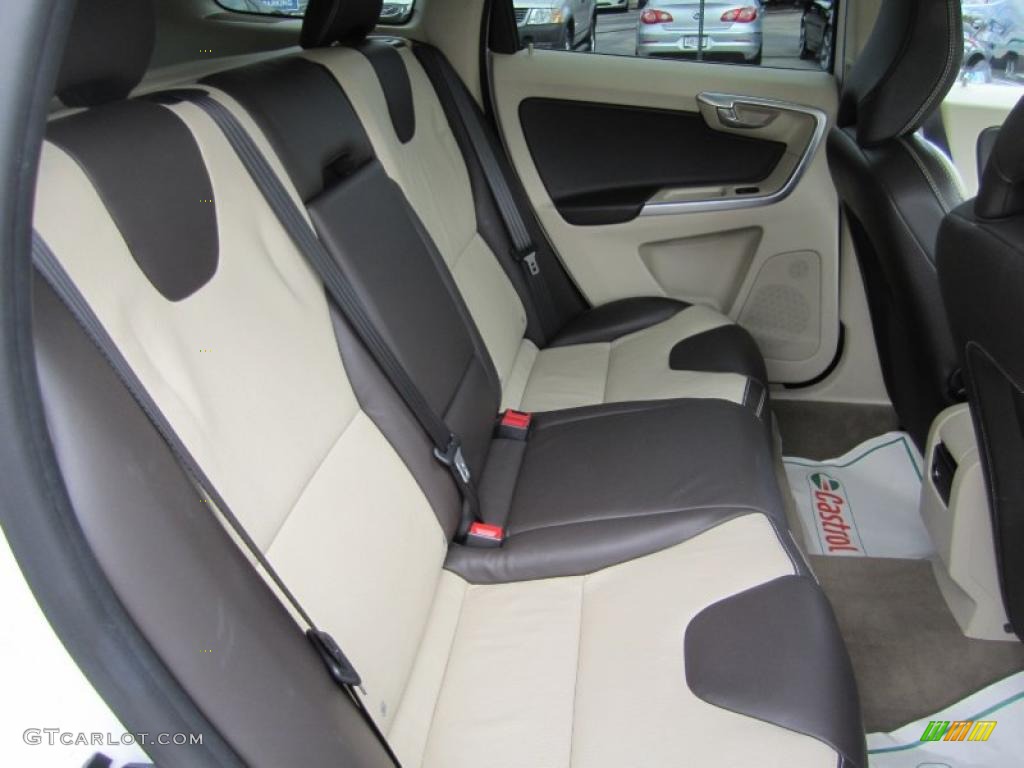 Sandstone/Espresso Interior 2010 Volvo XC60 3.2 Photo #45074469