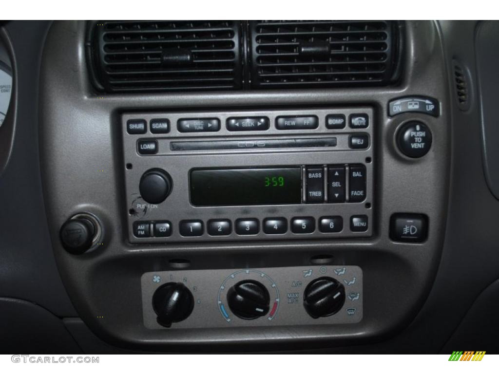 2001 Ford Explorer Sport Trac Standard Explorer Sport Trac Model Controls Photo #45074909