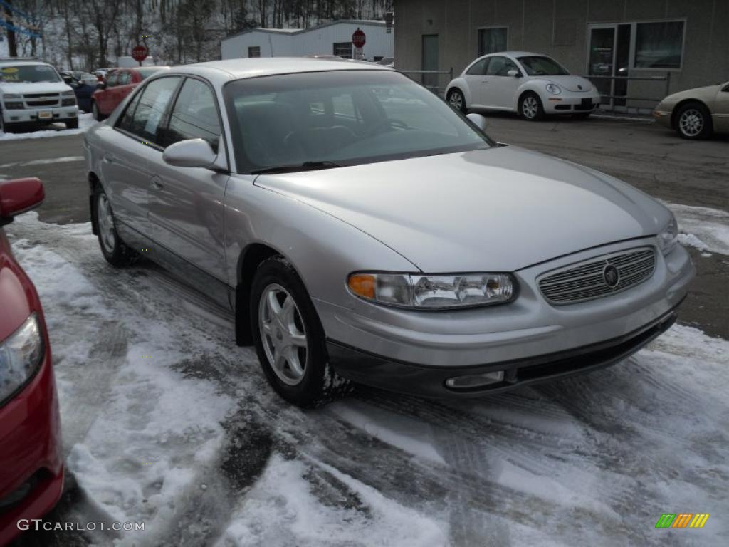 Sterling Silver Metallic 2002 Buick Regal GS Exterior Photo #45077273