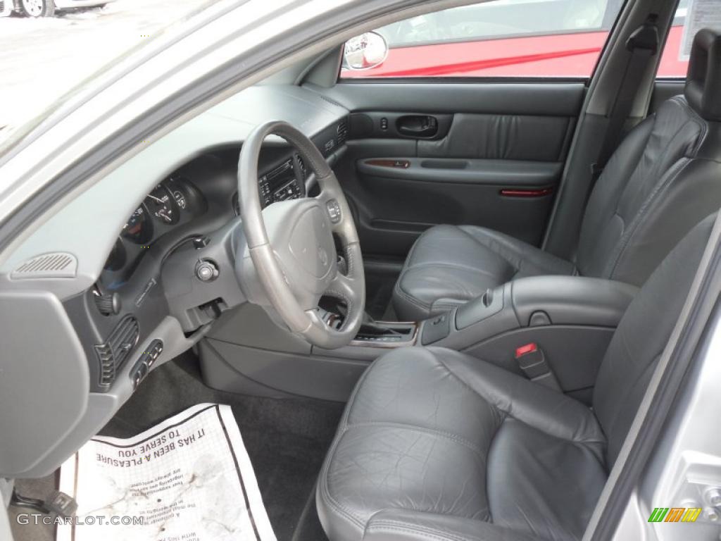 Medium Gray Interior 2002 Buick Regal GS Photo #45077327