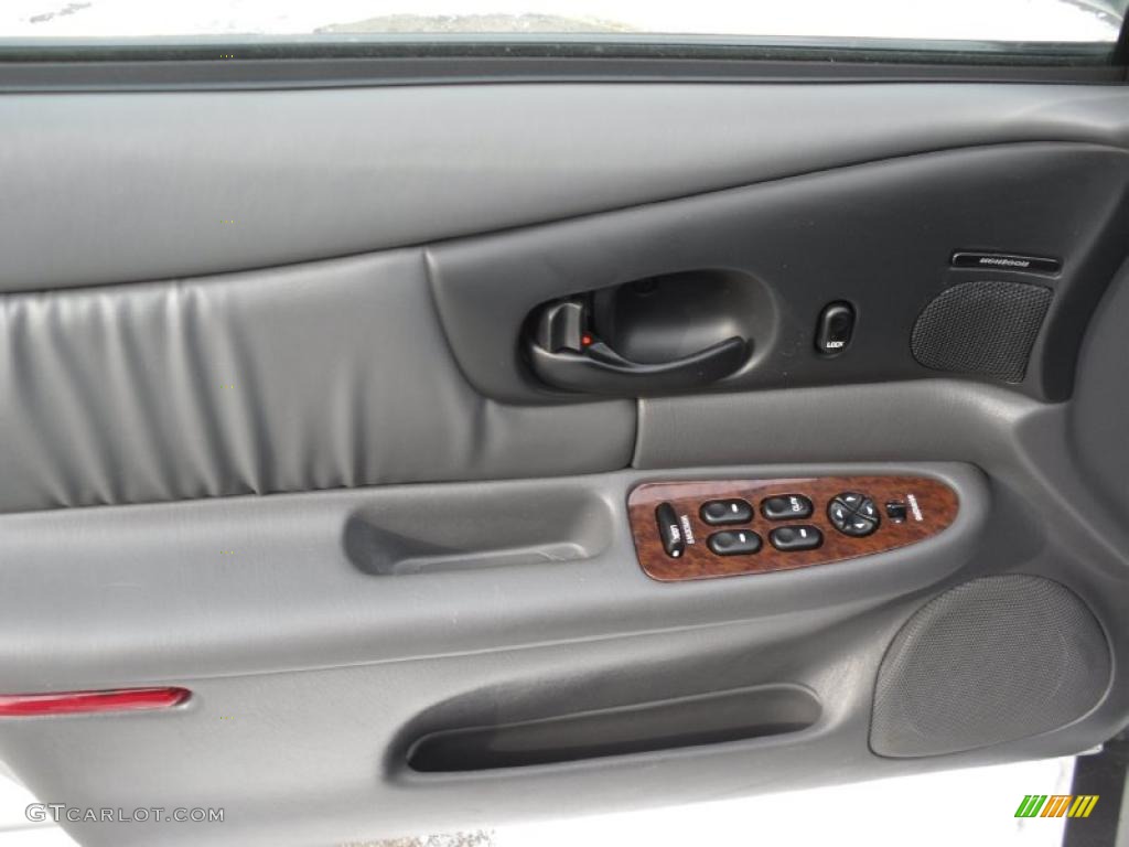 2002 Buick Regal GS Medium Gray Door Panel Photo #45077378