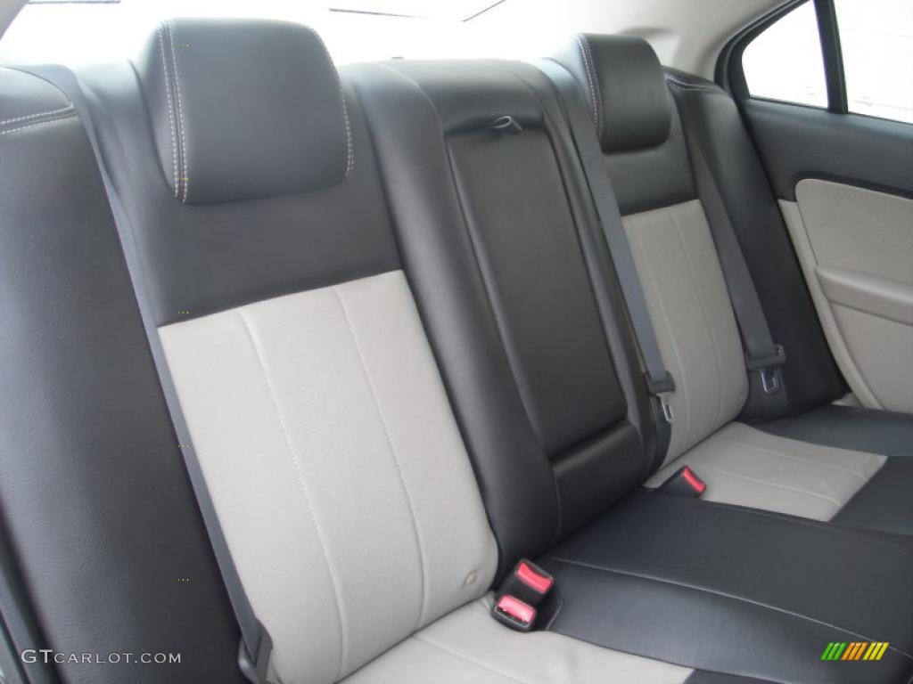 Dark Charcoal/Medium Light Stone Interior 2006 Mercury Milan I4 Premier Photo #45079925