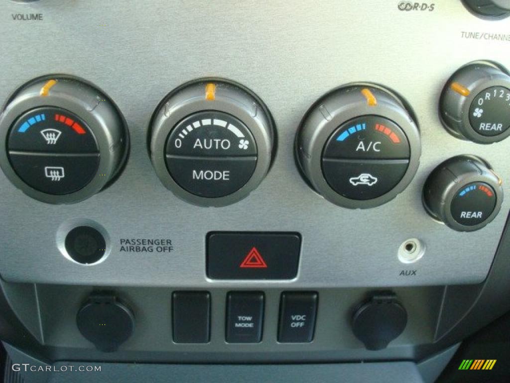 2007 Nissan Armada LE Controls Photos