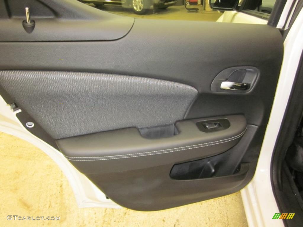 2011 Dodge Avenger Mainstreet Black Door Panel Photo #45083354