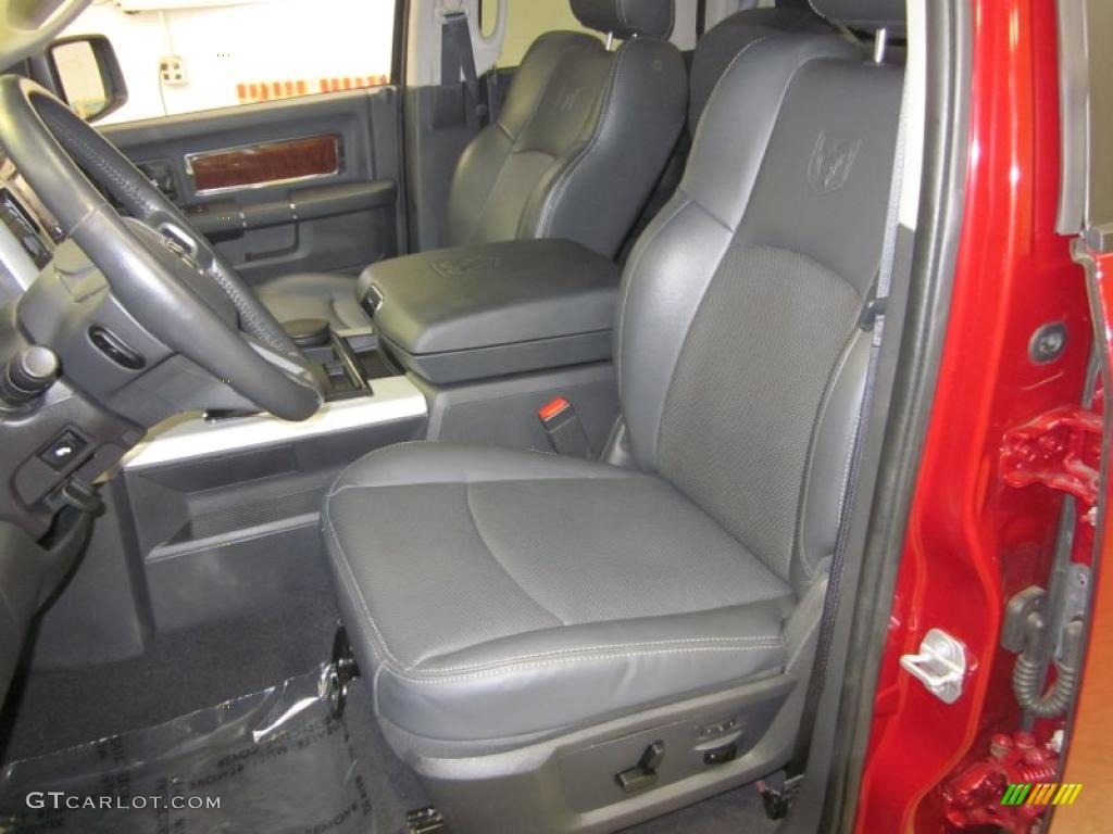 2009 Ram 1500 Laramie Quad Cab 4x4 - Inferno Red Crystal Pearl / Dark Slate Gray photo #7