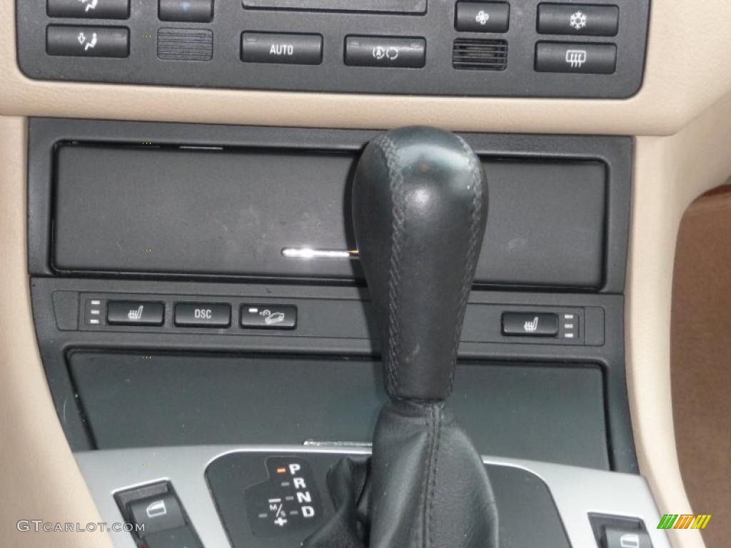 2004 3 Series 325xi Sedan - Jet Black / Sand photo #13