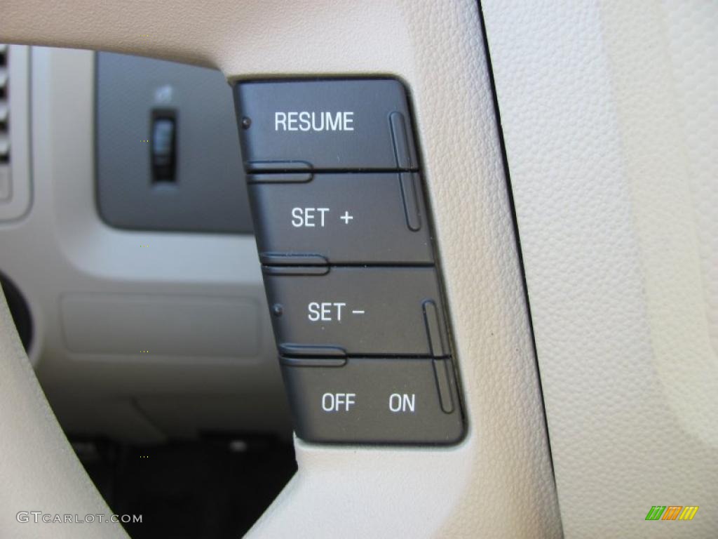 2009 Ford Escape XLS Controls Photo #45091237