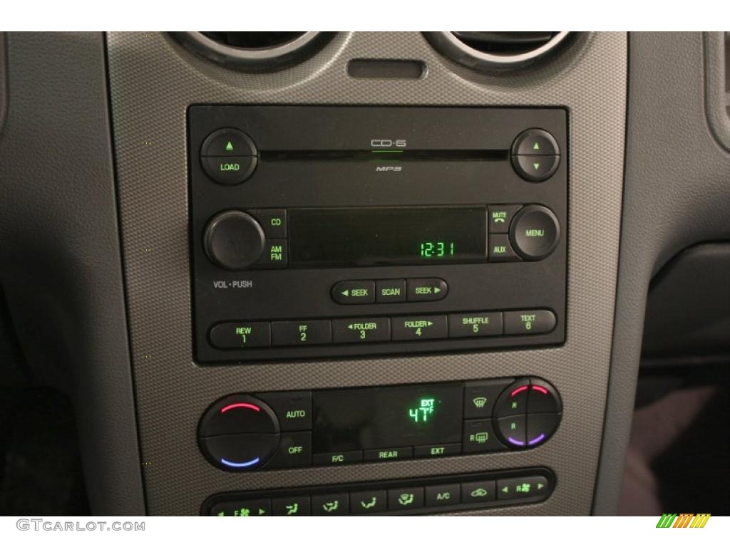 2005 Ford Freestyle SEL AWD Controls Photo #45093481