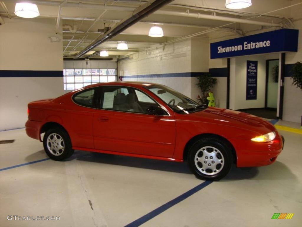 2002 Alero GX Coupe - Bright Red / Pewter photo #6