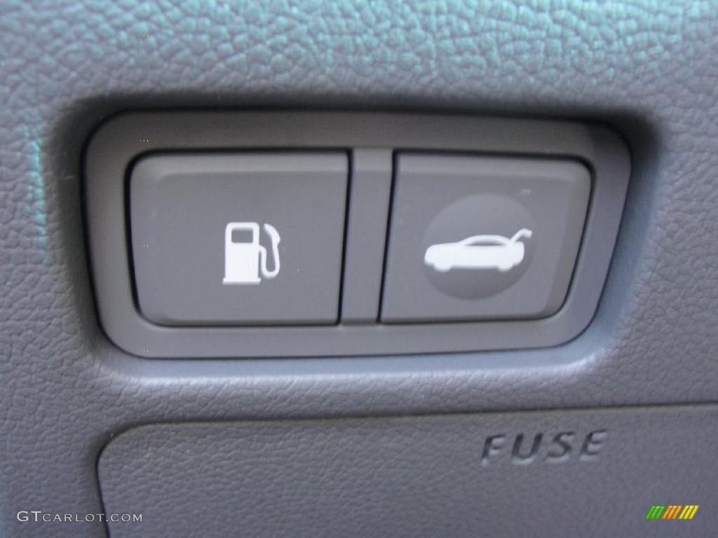 2011 Hyundai Sonata SE 2.0T Controls Photo #45098000