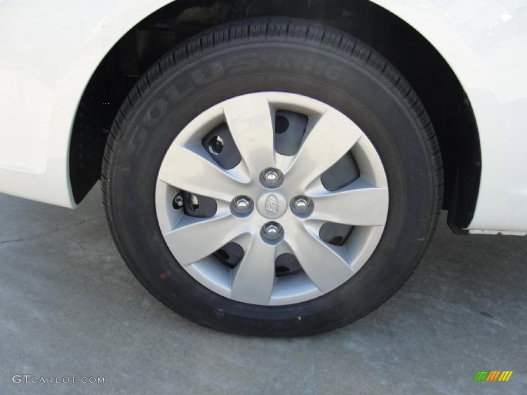 2011 Hyundai Accent GS 3 Door Wheel Photo #45098122
