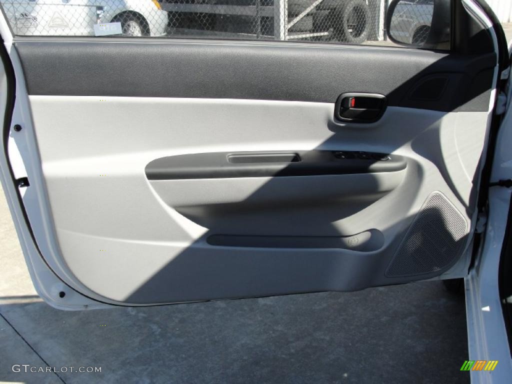2011 Hyundai Accent GS 3 Door Gray Door Panel Photo #45098246