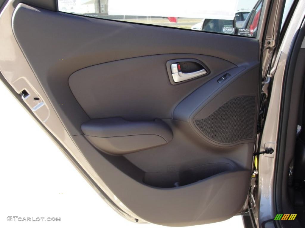 2011 Hyundai Tucson Limited Taupe Door Panel Photo #45099022