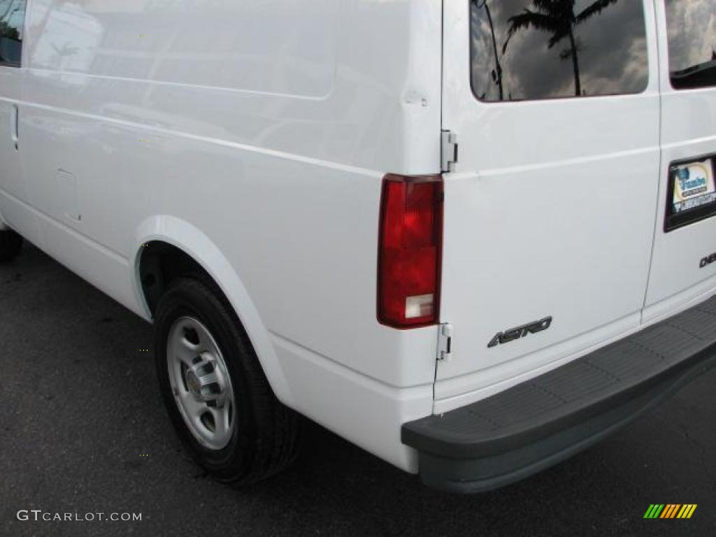 2003 Astro Commercial - Summit White / Medium Gray photo #7