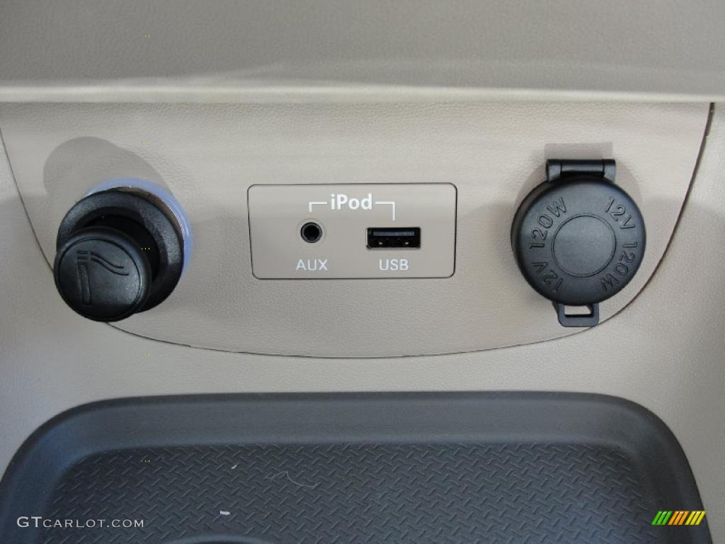 2011 Hyundai Accent GLS 4 Door Controls Photo #45100970
