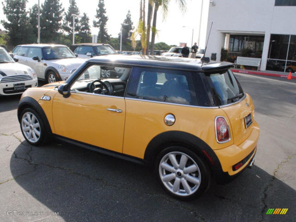 Mellow Yellow 2007 Mini Cooper S Hardtop Exterior Photo #45101853