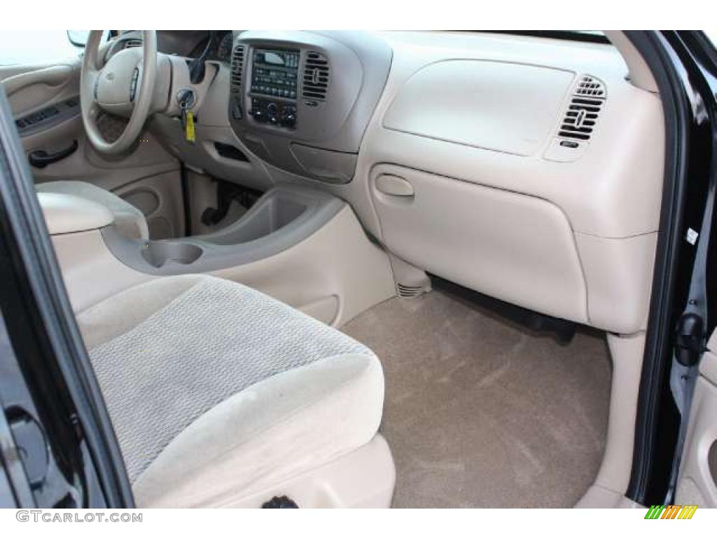 1999 Ford Expedition XLT 4x4 Medium Prairie Tan Dashboard Photo #45109448