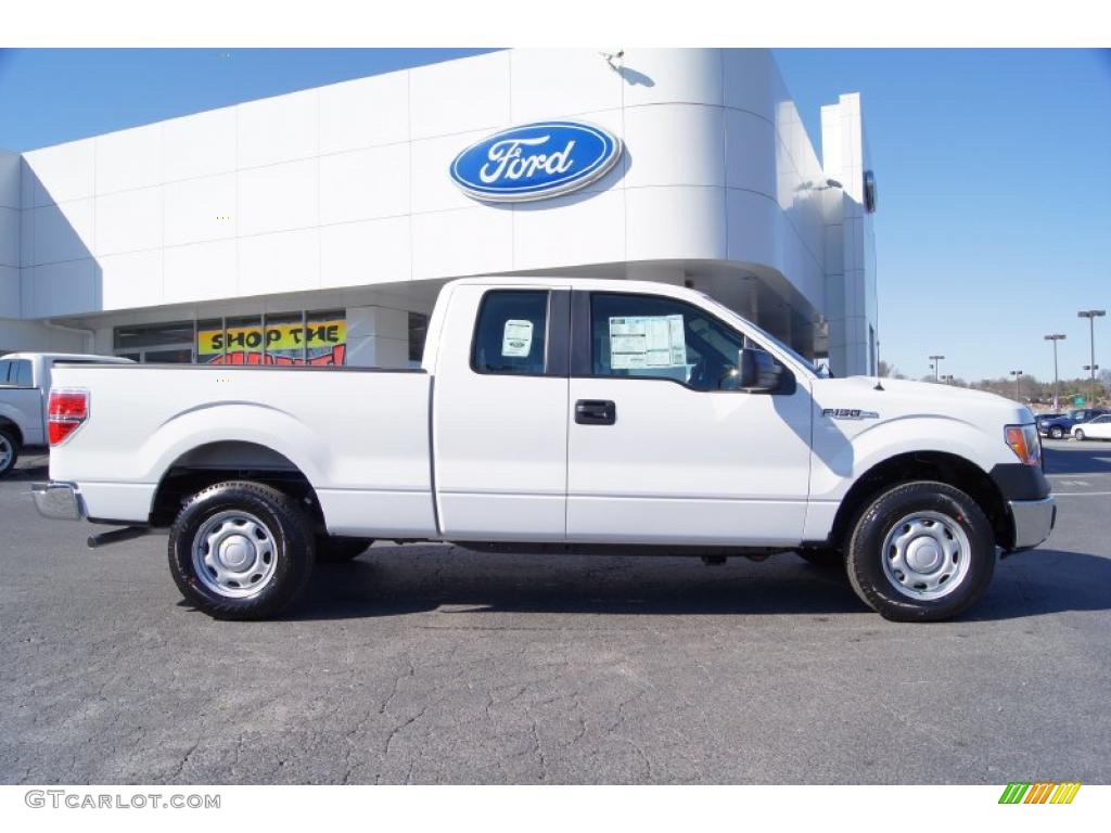 2011 F150 XL SuperCab - Oxford White / Steel Gray photo #2