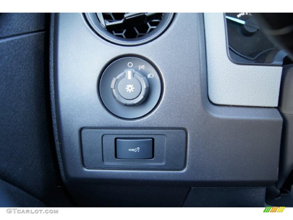 2011 Ford F150 XL SuperCab Controls Photo #45113317