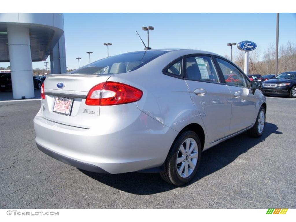 Ingot Silver Metallic 2011 Ford Fiesta SE Sedan Exterior Photo #45114149