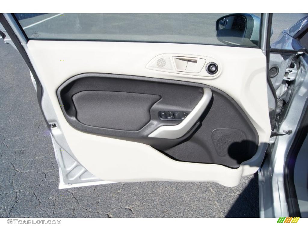 2011 Ford Fiesta SE Sedan Light Stone/Charcoal Black Cloth Door Panel Photo #45114438