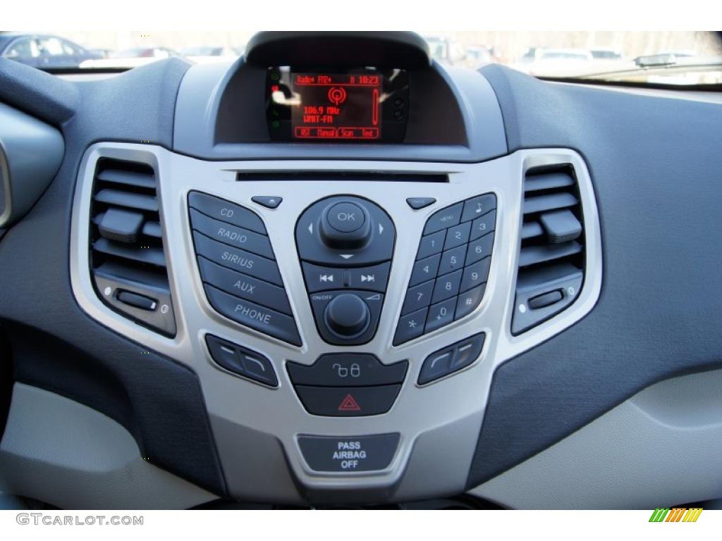 2011 Ford Fiesta SE Sedan Controls Photo #45114619