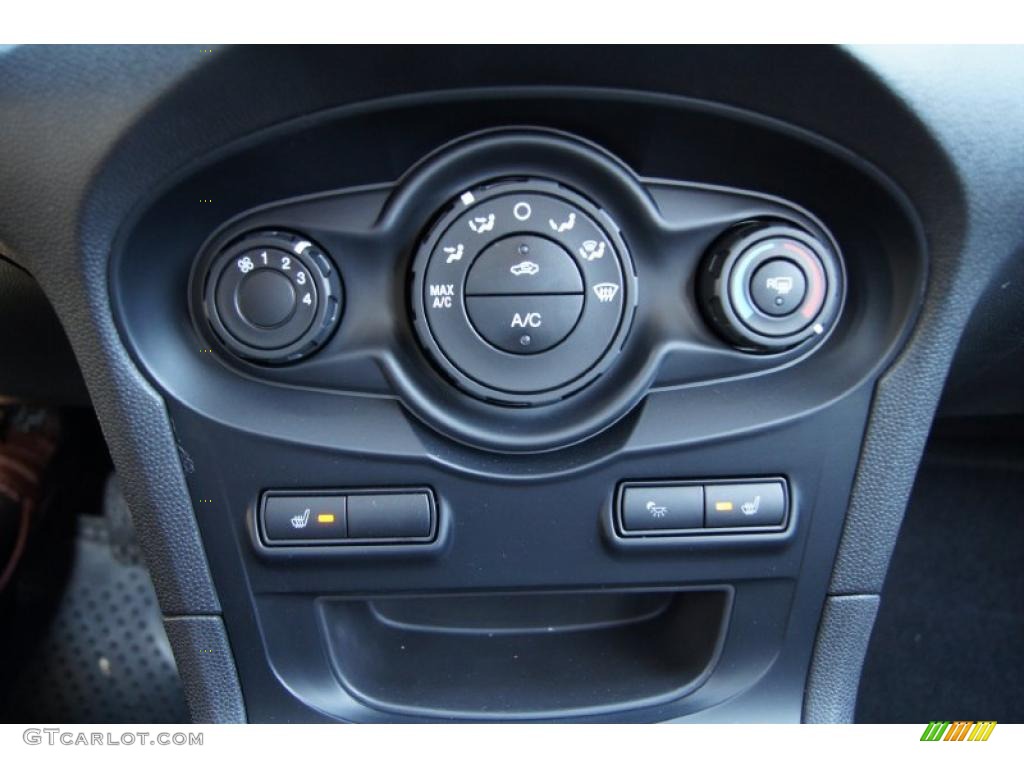2011 Ford Fiesta SES Hatchback Controls Photo #45115317