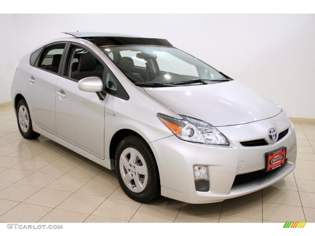 2010 Prius Hybrid III - Classic Silver Metallic / Dark Gray photo #1