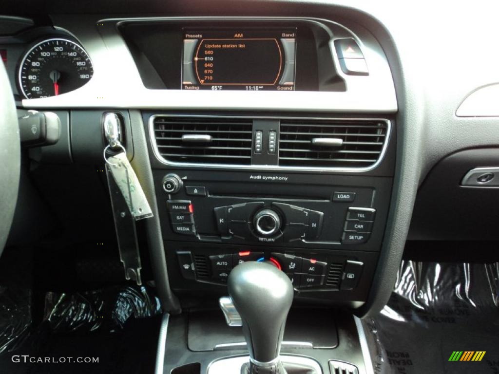 2009 A4 2.0T Premium quattro Sedan - Ibis White / Black photo #25