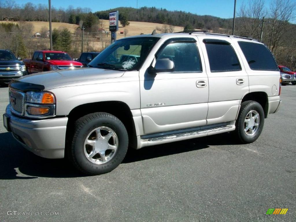 Silver Birch Metallic GMC Yukon