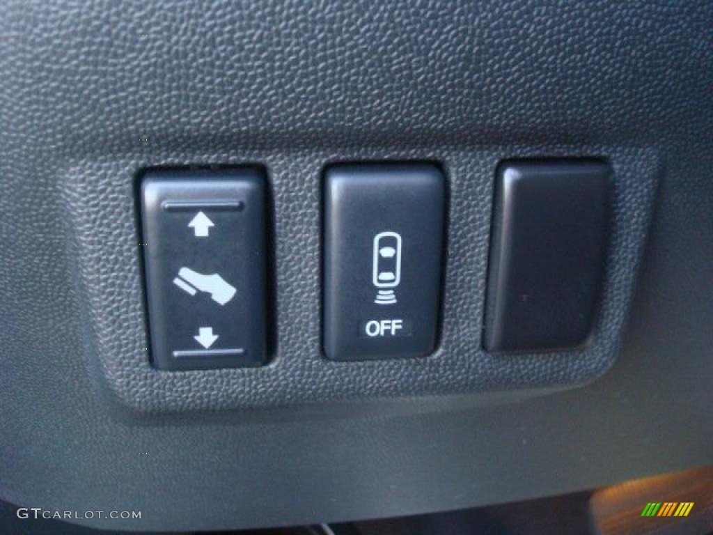 2010 Nissan Titan PRO-4X Crew Cab 4x4 Controls Photo #45121906