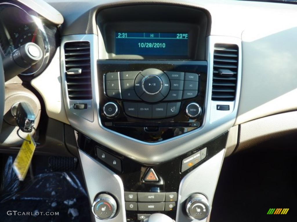 2011 Chevrolet Cruze LTZ Controls Photo #45125478