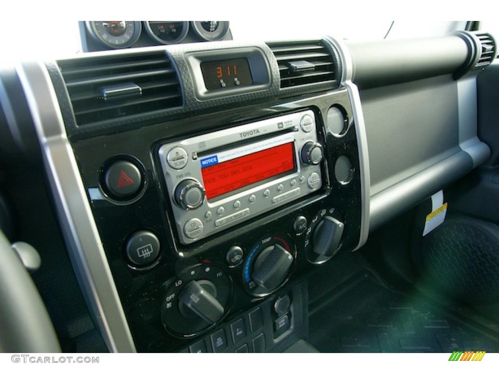 2011 Toyota FJ Cruiser 4WD Controls Photo #45126142