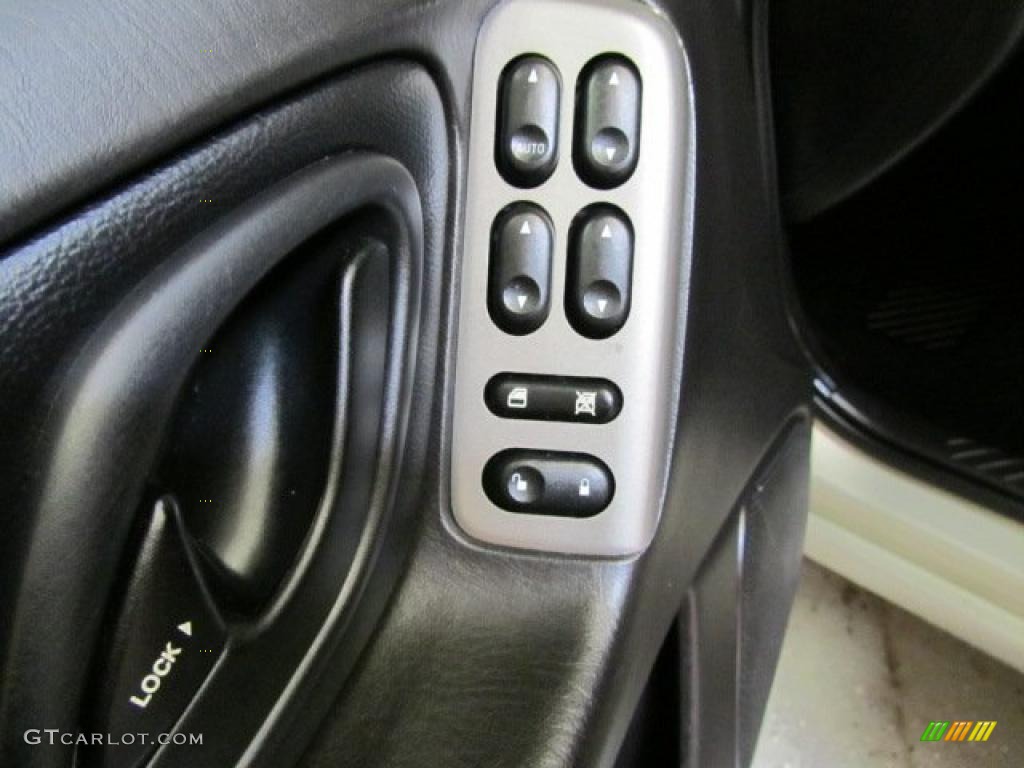 2005 Ford Escape Limited Controls Photo #45126562