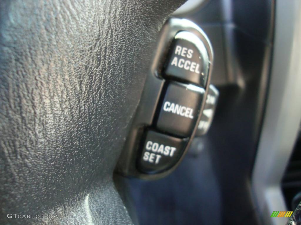 2002 Nissan Xterra SE V6 SC 4x4 Controls Photo #45127178