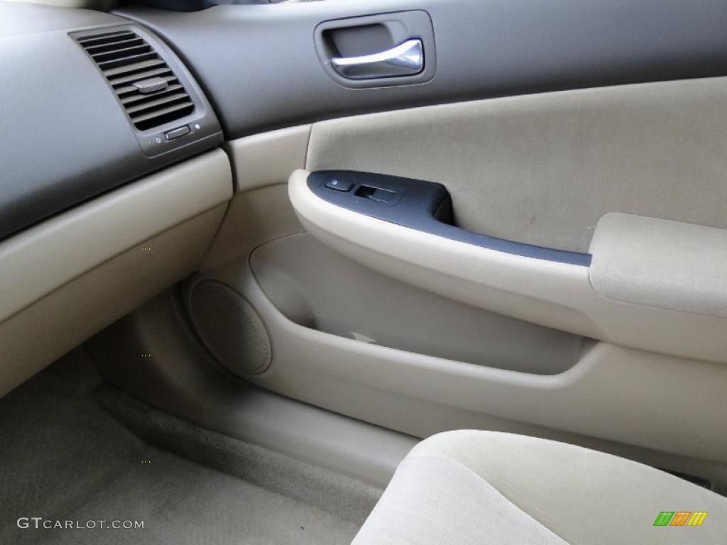 2003 Accord LX Sedan - Desert Mist Metallic / Ivory photo #25