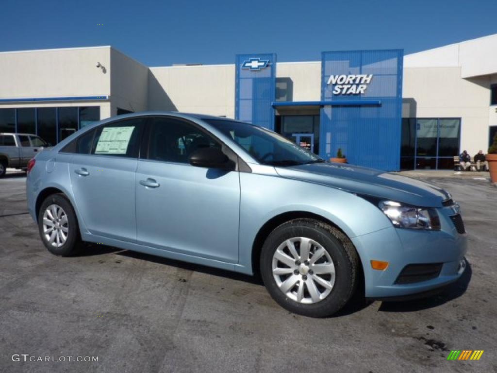 2011 Cruze LS - Ice Blue Metallic / Jet Black/Medium Titanium photo #1