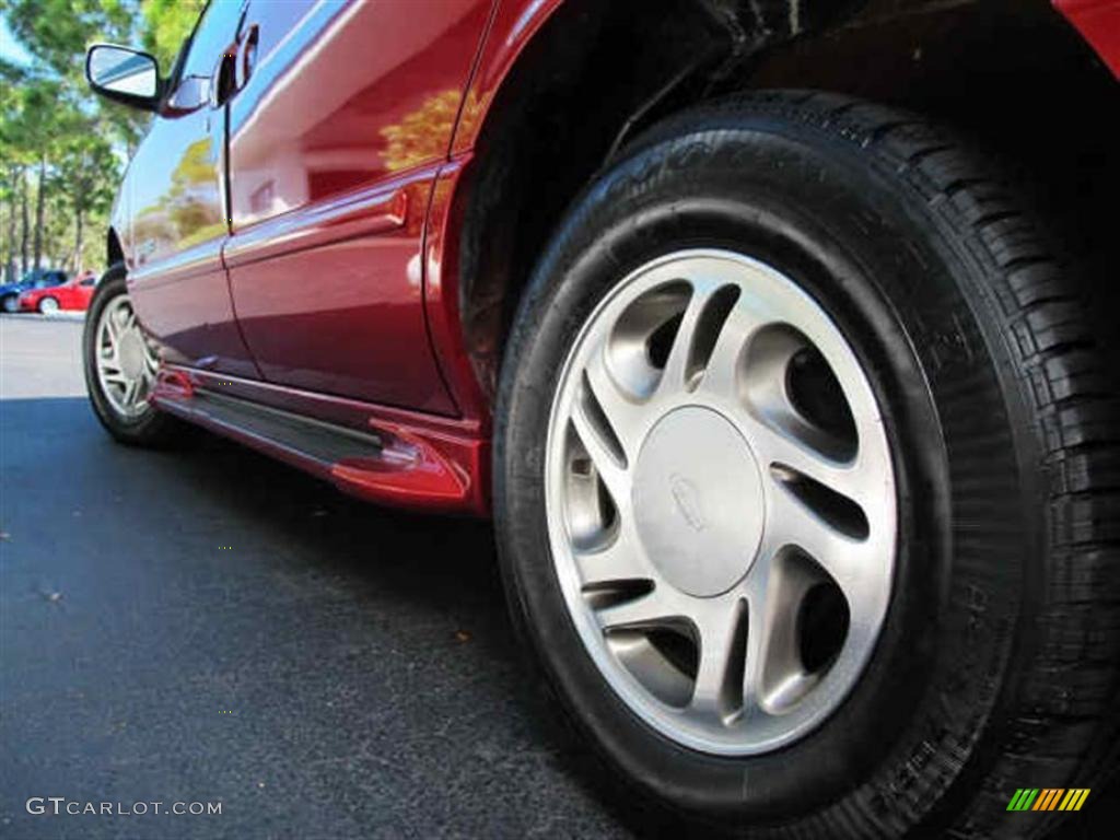 2000 Nissan Quest GXE Wheel Photos