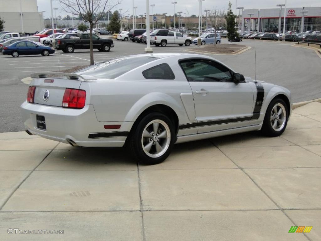 2006 Mustang GT Premium Coupe - Satin Silver Metallic / Dark Charcoal photo #5