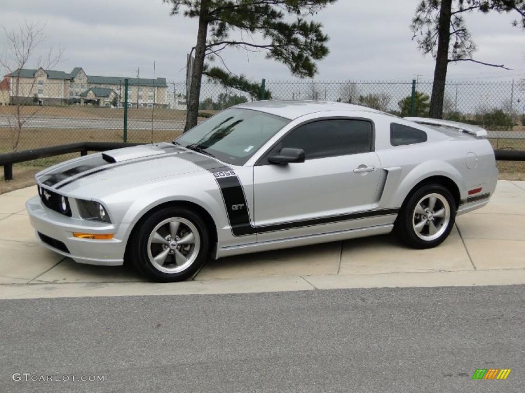 2006 Mustang GT Premium Coupe - Satin Silver Metallic / Dark Charcoal photo #10