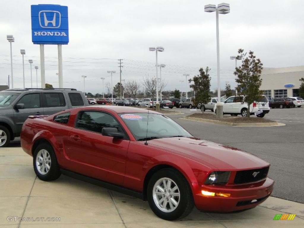 2007 Mustang V6 Deluxe Coupe - Redfire Metallic / Dark Charcoal photo #3