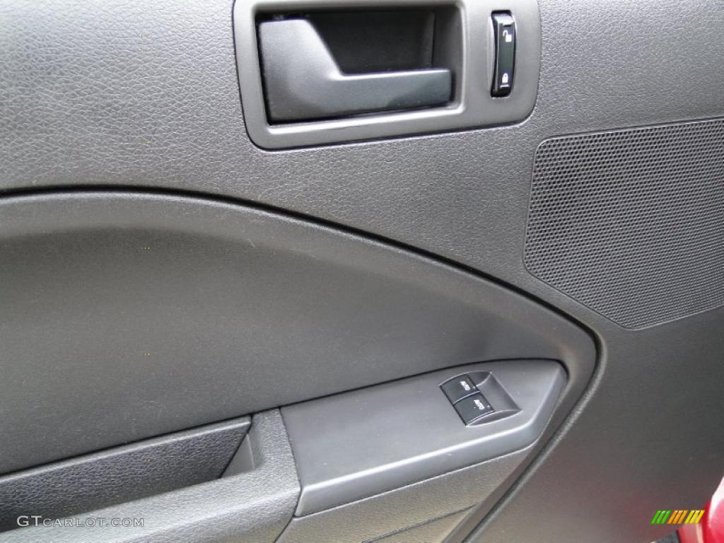 2007 Mustang V6 Deluxe Coupe - Redfire Metallic / Dark Charcoal photo #16