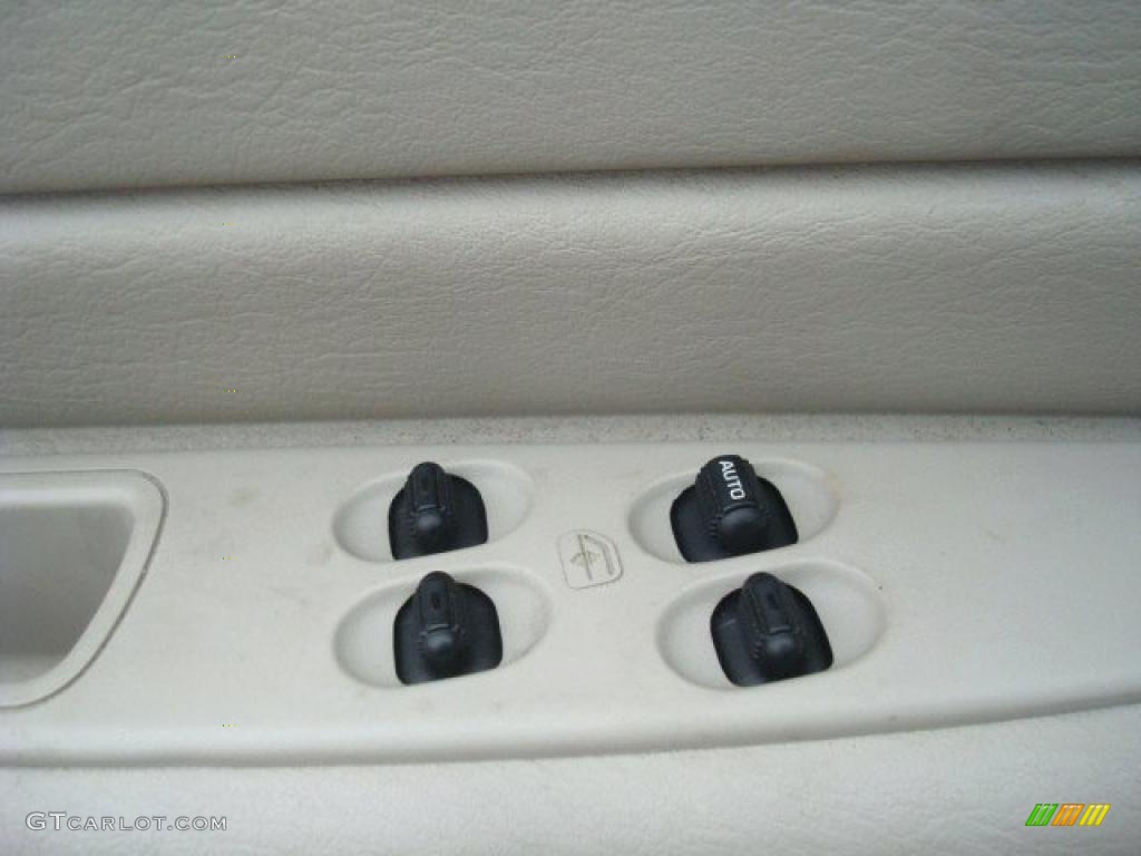 2005 Sebring Touring Convertible - Deep Red Pearl / Light Taupe photo #13