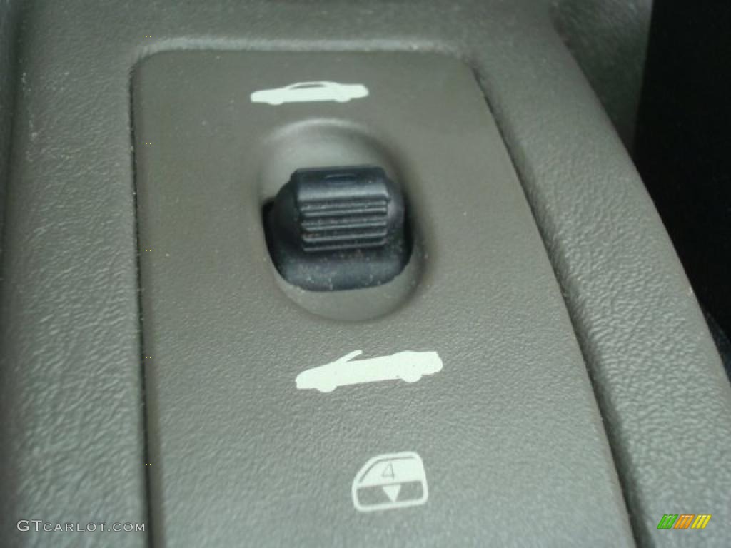 2005 Sebring Touring Convertible - Deep Red Pearl / Light Taupe photo #17