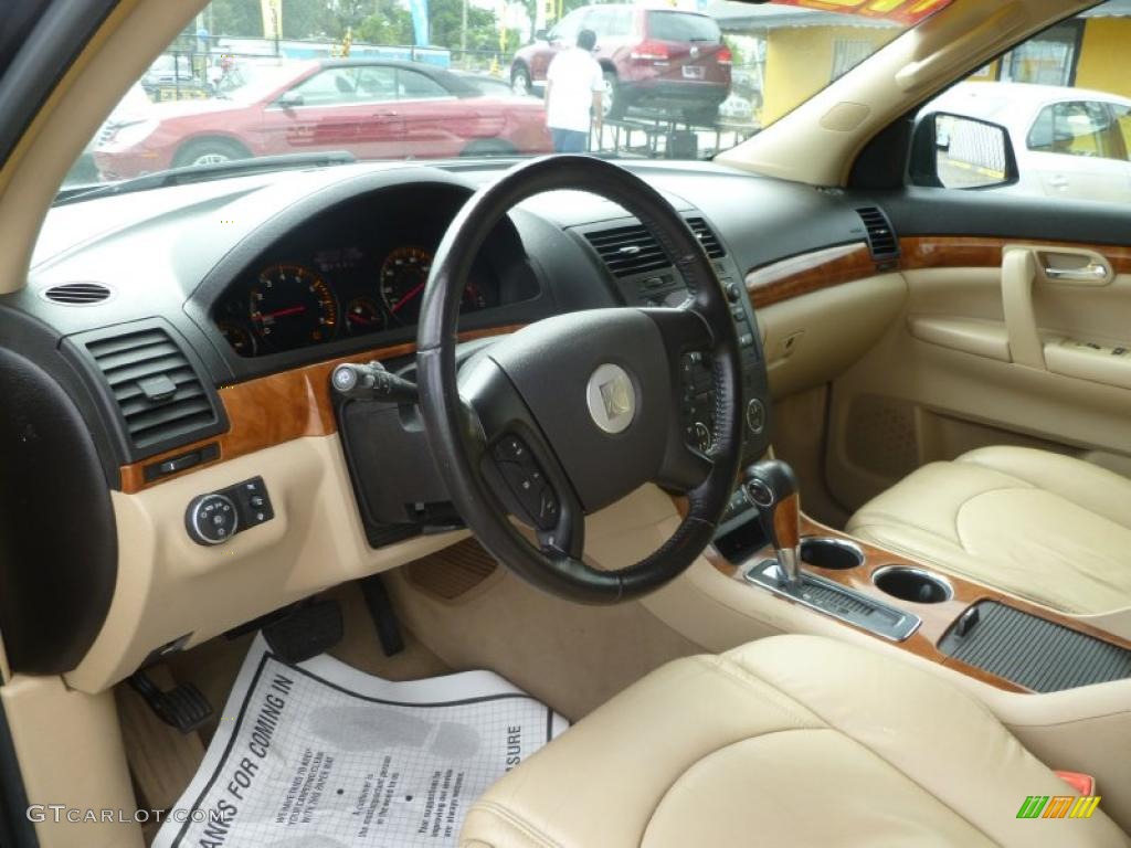 Tan Interior 2007 Saturn Outlook XR Photo #45137159