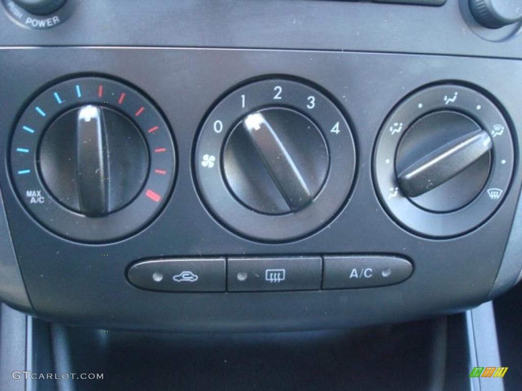 2010 Mazda CX-7 s Touring Controls Photo #45139179