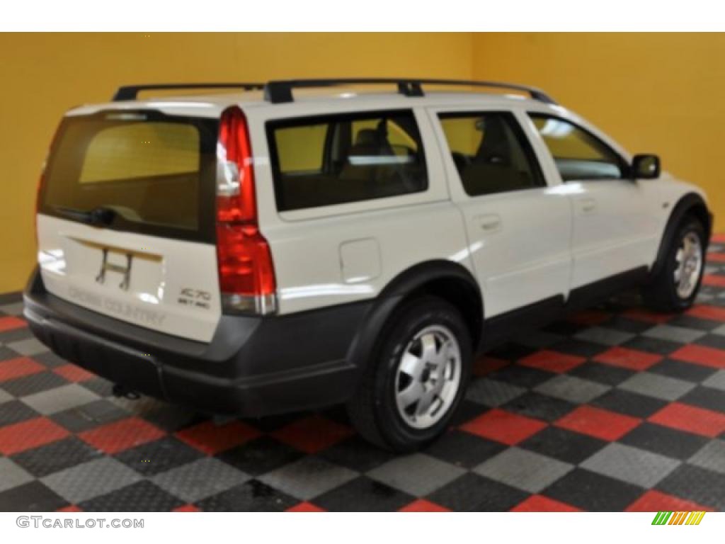 2003 XC70 AWD - White / Taupe photo #4